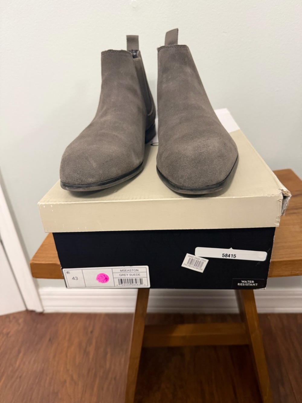 bp Men's Gray Suede Chukka Boots
